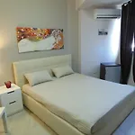 B&B Attico Del Sole 로메타밀리아